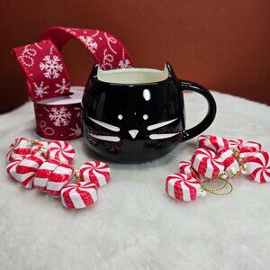Black & White Ceramic CAT MUG 15 oz Capacity NWOT